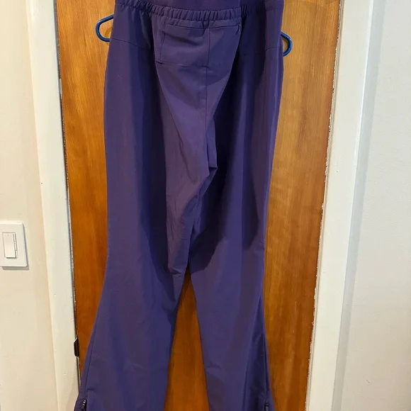 Purple Urbane Scrub pants - Picture 2 of 3